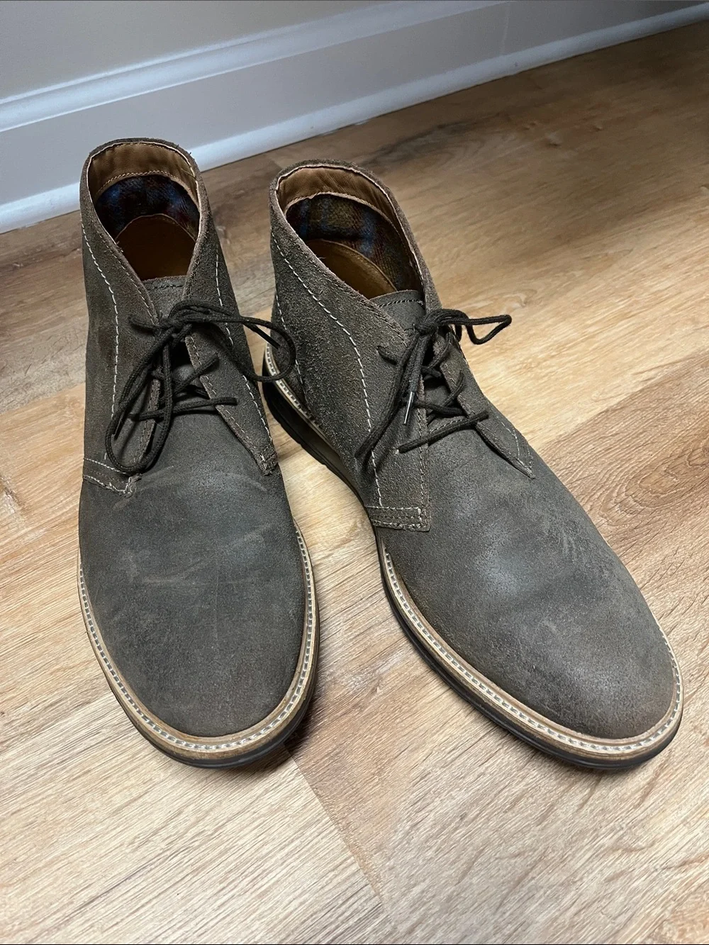 Clarks Men size 12, Suede Chukka Boots - Brown